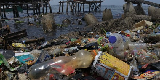 Begini kotornya laut Jakarta dicemari sampah plastik