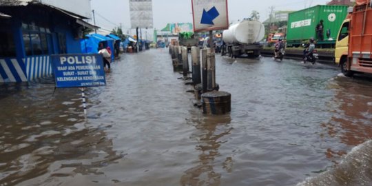 Rob setinggi 40 cm sebabkan macet di Pantura