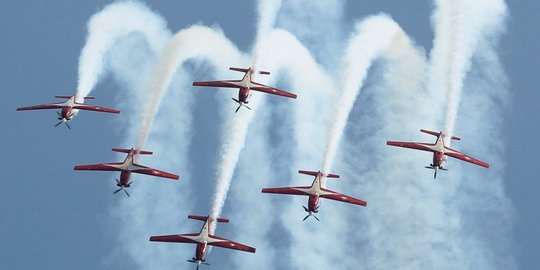 Penampilan memukau tim Jupiter TNI AU di Singapore Airshow 2018