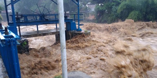 Katulampa siaga 1, warga sekitar Kali Ciliwung diimbau waspada banjir