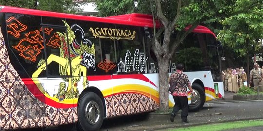 Pemkot Solo luncurkan bus mewah untuk rapat