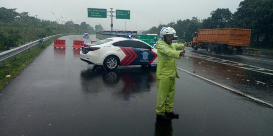 Dilalui kendaraan berat untuk evakuasi longsor, Tol Jagorawi arah Puncak ditutup