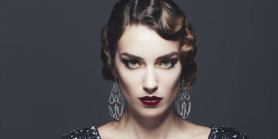 Sering gunakan makeup bikin wanita berisiko tinggi kena kanker kulit
