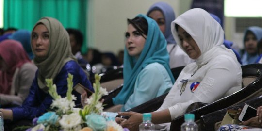 Hadiri acara PAN di Malang, Arumi Bacshin jadi perhatian tamu undangan