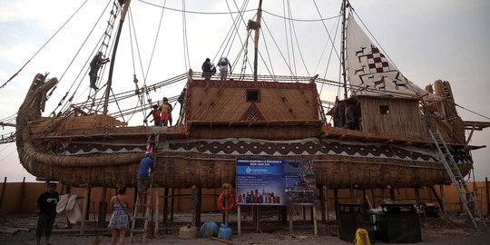 Ini perahu dari alang-alang yang akan seberangi Samudera Pasifik