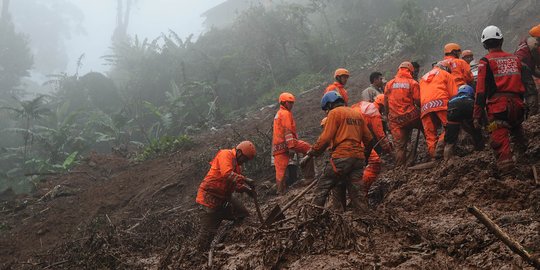 4 Korban longsor di Bogor berhasil dievakuasi