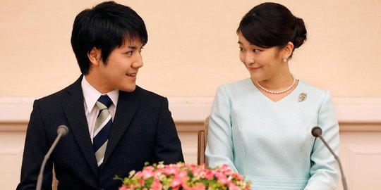 Ini alasan Puteri Mako tunda pernikahan dengan tunangannya