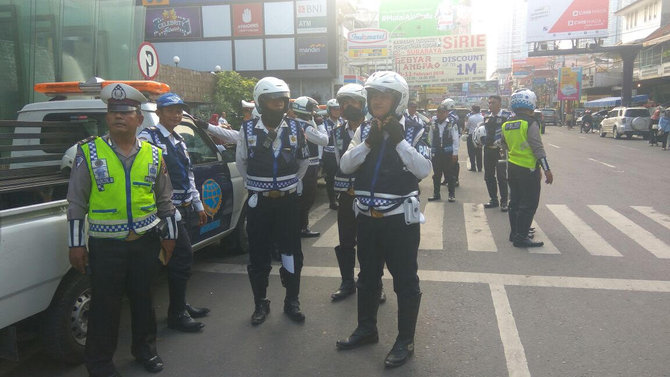 puluhan taksi online di medan terjaring razia
