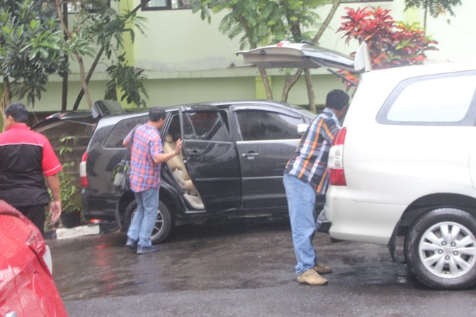 mantan sekda kota malang cipto wiyono usai diperiksa kpk