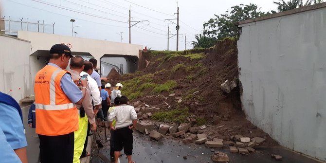 Tembok underpass roboh, polisi buka kemungkinan periksa kontraktor