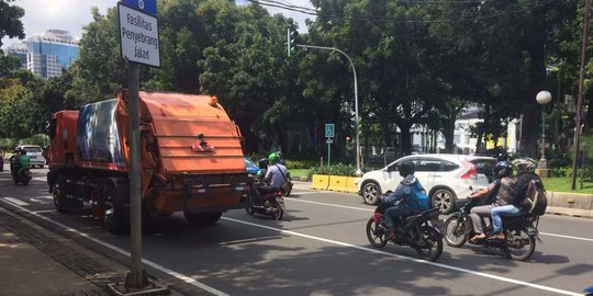 Banyak pengendara tak tahu ada jalur khusus pemotor di sepanjang MH Thamrin