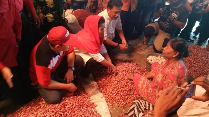 puti di pasar brambang dan sayur di desa sukomoro