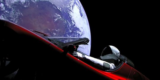 Elon Musk tak sengaja buktikan Bumi bulat lewat foto Starman