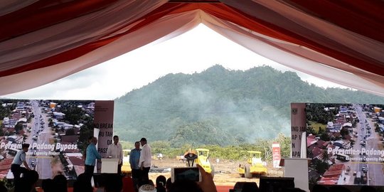 Presiden Jokowi resmikan pembangunan jalan tol Padang-Pekanbaru