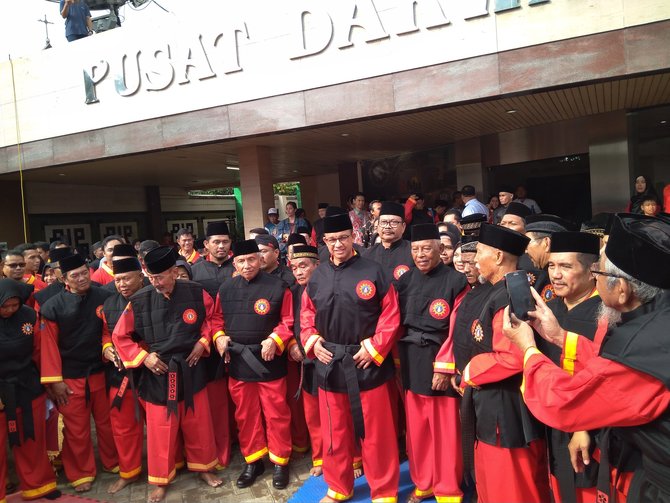 anies dikukuhkan sebagai pendekar kehormatan silat tapak suci putera pemuda muhamaddiyah