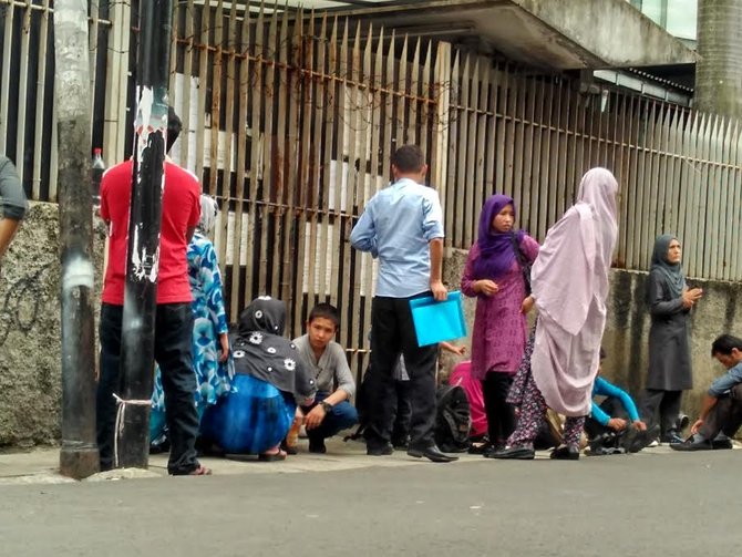 pencari suaka di depan kantor unhcr