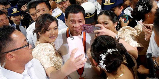 Duterte dikecam lantaran komentar soal kelamin perempuan