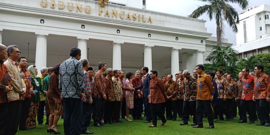 Jokowi sindir dubes soal lamanya pengurusan visa