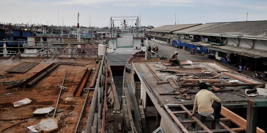 Menengok perbaikan kapal di Pelabuhan Muara Baru