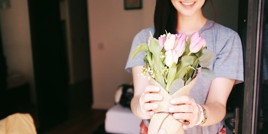 7 Cara Membuat Buket Bunga Seindah Bikinan Florist Tanpa Ribet Merdeka Com
