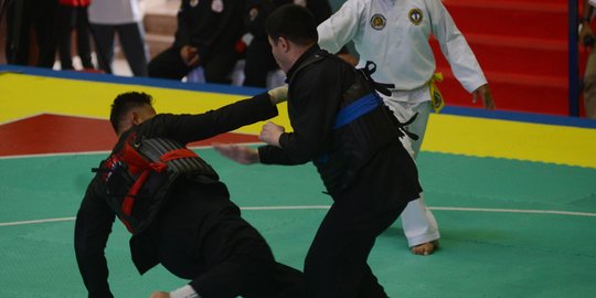 Aksi Eko Febrianto bikin pesilat Kyrgyzstan terkapar