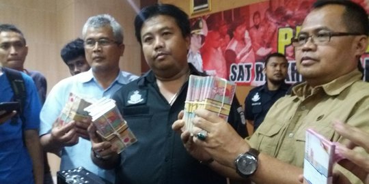 Tergiur Rp 10 M buat beli alat, kontraktor malah dapat duit mainan