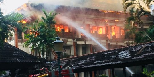 Kantor Gubernur Bali kebakaran