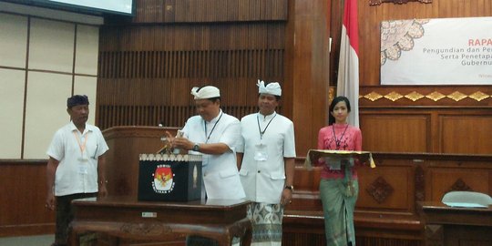 Usai pengambilan nomor urut, dua Paslon Pilgub Bali mengaku puas