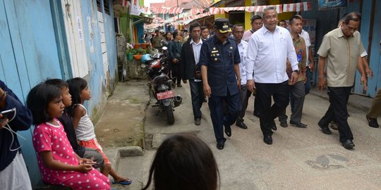 Presiden Jokowi tinjau aktivitas padat karya di Ambon
