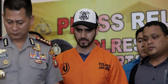 Ekspresi Fachri Albar saat ditangkap terkait kasus narkoba