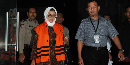 Ekspresi Bupati Subang saat ditahan KPK