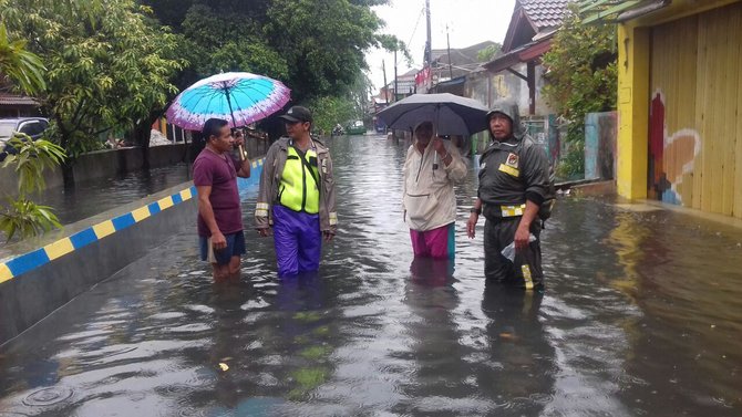 sekolah dan perumahan di bekasi kebanjiran