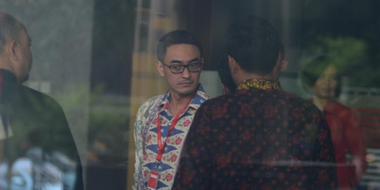 Diperiksa hampir delapan jam, Zumi Zola tak ditahan KPK