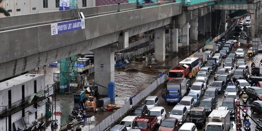 Banjir lumpuhkan Kelapa Gading