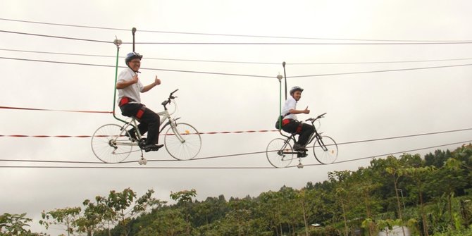 Sepeda Layang Lembah Harau