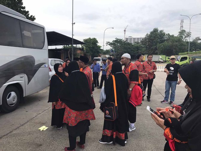 bus rombongan umroh bima arya diserang orang tak dikenal