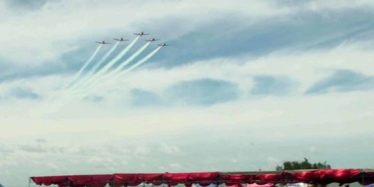 Manuver Jupiter TNI AU meriahkan Jogja Air Show 2018