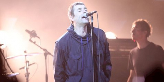 Liam Gallagher respon tawaran kolaborasi dari Robbie ...
