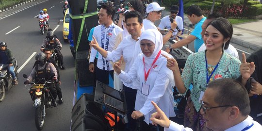 Hadiri deklarasi damai, Khofifah-Emil diarak naik kereta kencana