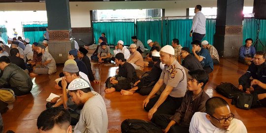 Cegah penganiayaan, Kapolrestabes Bandung minta anggota salat berjemaah di masjid