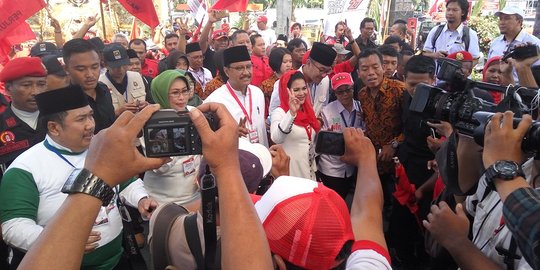 Adu kreatif di kampanye damai, Gus Ipul-Puti gabungkan selawatan dan kebudayaan