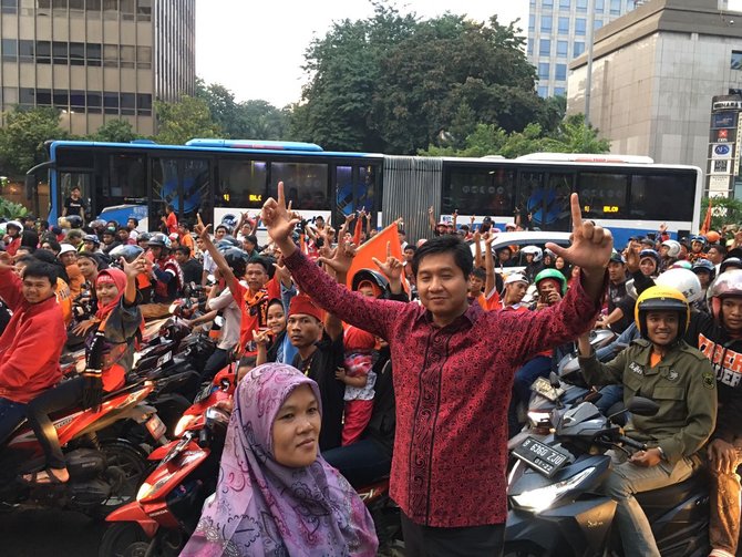 maruarar bersama jakmania