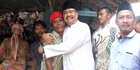 Intip kedekatan Gus Ipul dengan warga di Pasar Rakyat