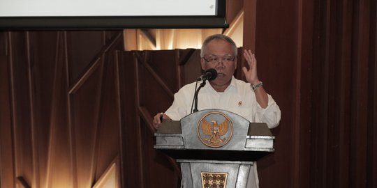 Menteri Basuki menangis lihat penonton rusak stadion GBK