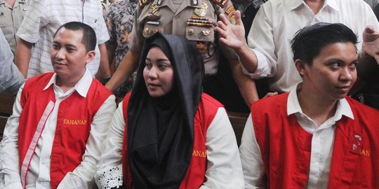 Cacian korban iringi sidang perdana First Travel, uang jemaah dibelikan mobil mewah