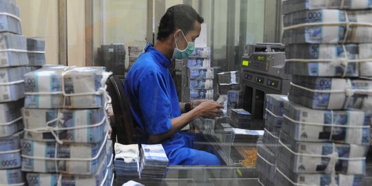 Rupiah bergerak stagnan di level Rp 13.561 per USD