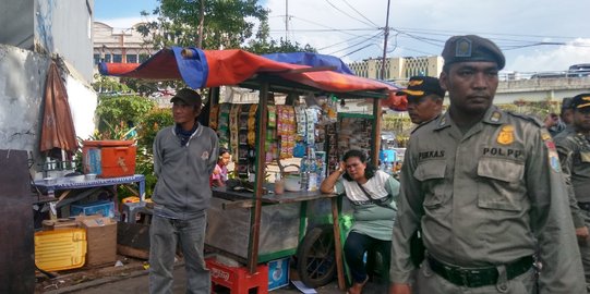 Anies-Sandi diminta perhatikan pejalan kaki dan tata PKL