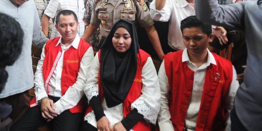 Ekspresi kemarahan korban penipuan di sidang perdana First Travel