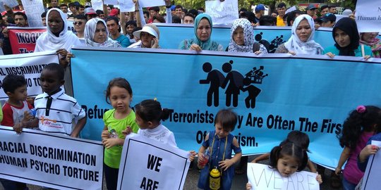 Ratusan imigran di Makassar datangi kantor UNHCR menuntut kebebasan