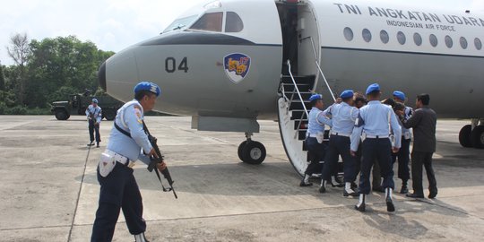 Latihan, TNI AU kerahkan F-16 turunkan paksa 'pesawat asing' di Pekanbaru